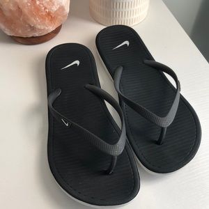 Nike flip flops